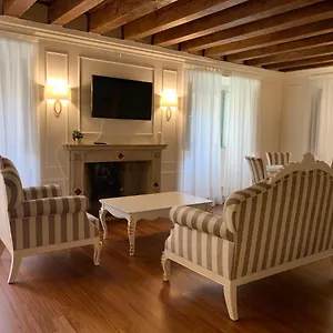 cavour44-palazzo-canossa.hotelinveneto.com/